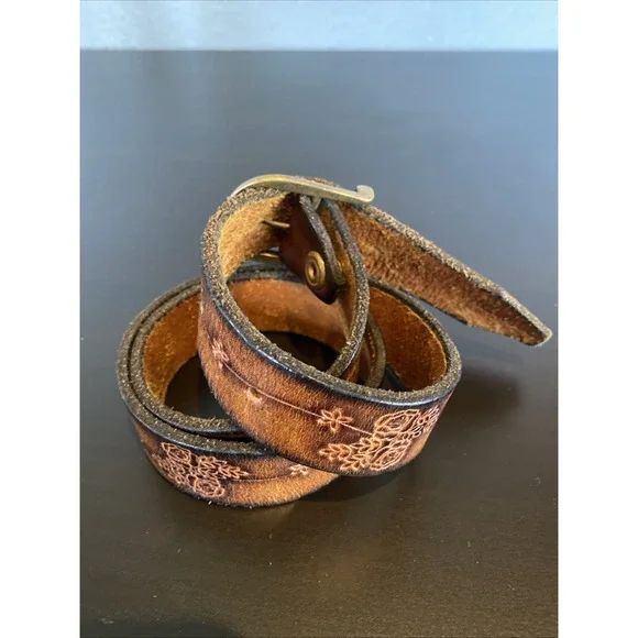Vintage Western Belt Hand Tooled Floral Decorated Leather Size 30 Boho Brass - Picture 3 of 4
